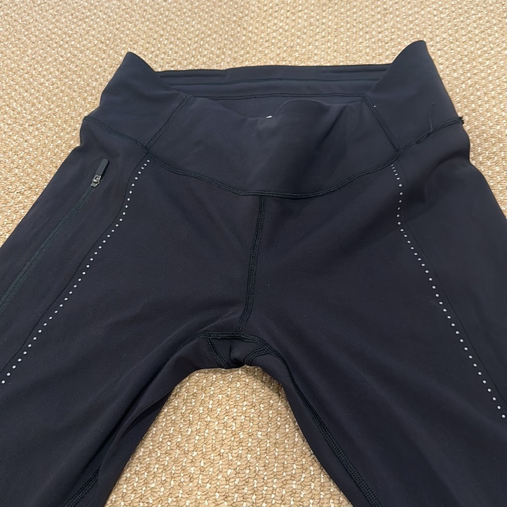 NWOT Lululemon reflective three pocket (one with zipper) leggings size 8 - Picture 2 of 10